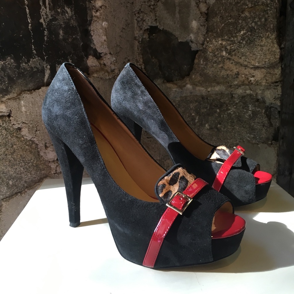 👠Nine West Peep Toe Pumps 👠